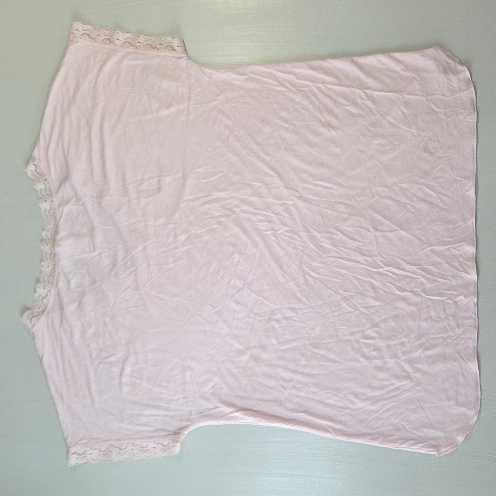 Barefoot Dreams Luxe Milk Jersey V-Neck Tee & Classic Pant Set - Picture 3 of 15